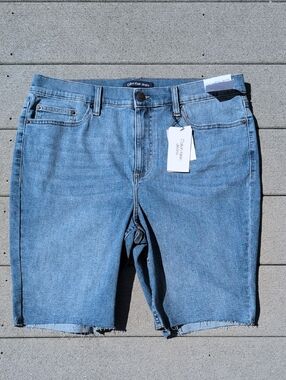 NWT Calvin Klein Jeans High Rise Bermuda Shorts